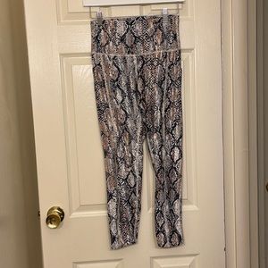 Snake print workout leggings with side pockets